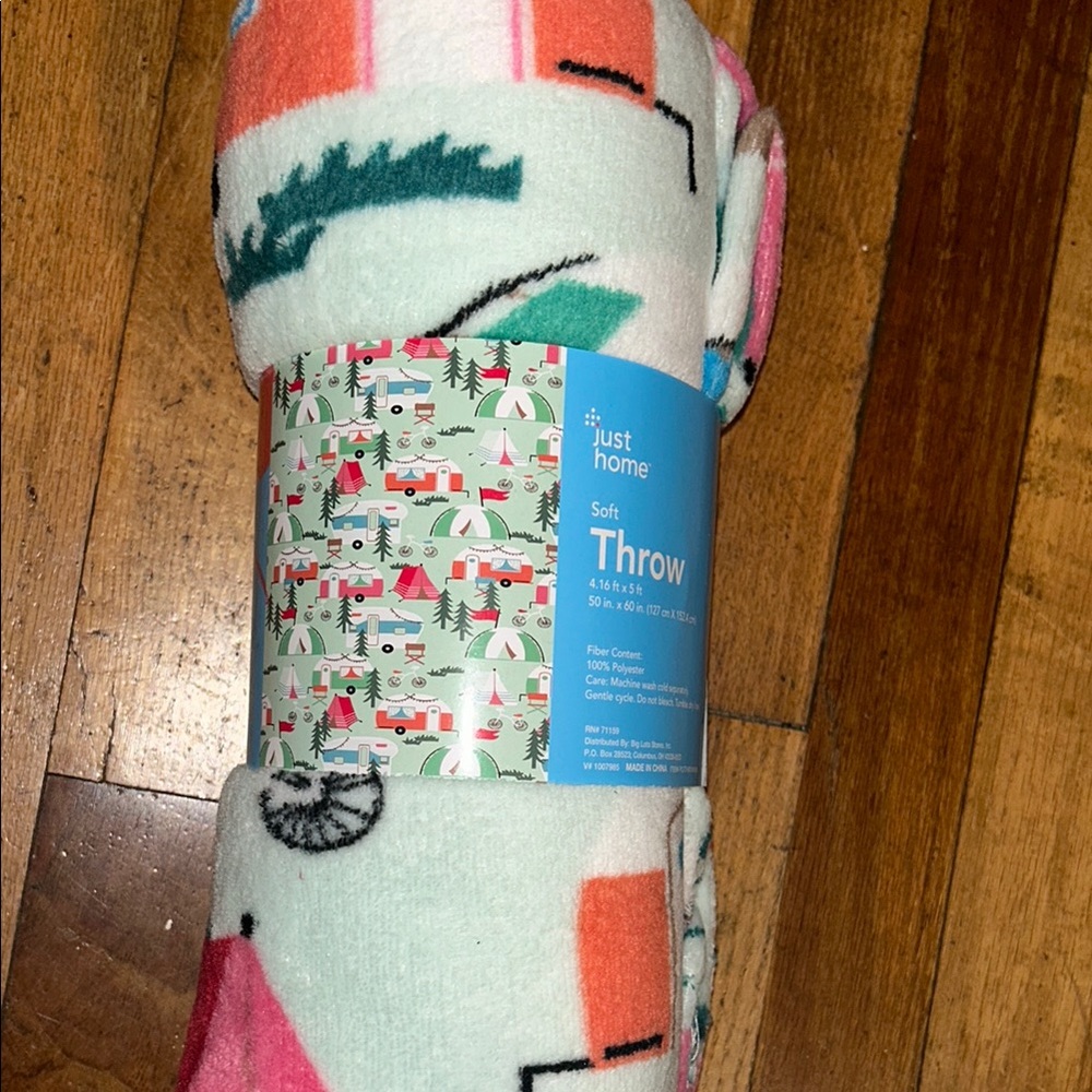 NWT Just Home Soft Throw Blanket